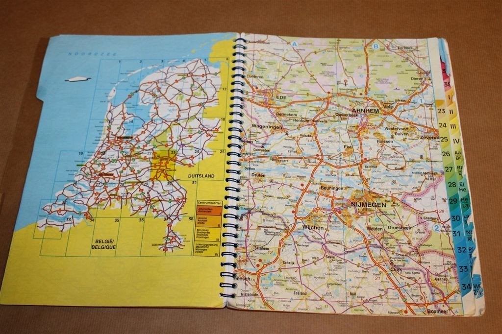 Falk Nederland Routiq Maxi — Wegenatlas 1:200.000, Gelezen, Ophalen of Verzenden, Landkaart, 1800 tot 2000