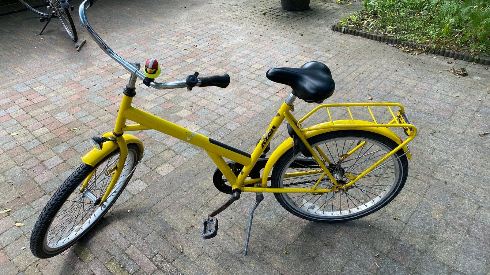Gele fiets met terugtraprem en bagagedrager, Ophalen, Gebruikt, 20 inch of meer