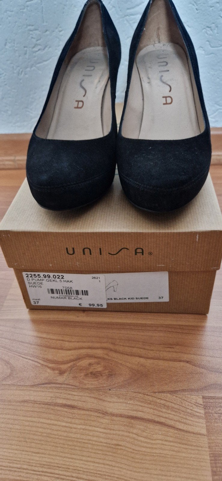 Unisa zwarte suède pumps - maat 37 - zo goed als nieuw, Kleding | Dames, Schoenen, Ophalen of Verzenden