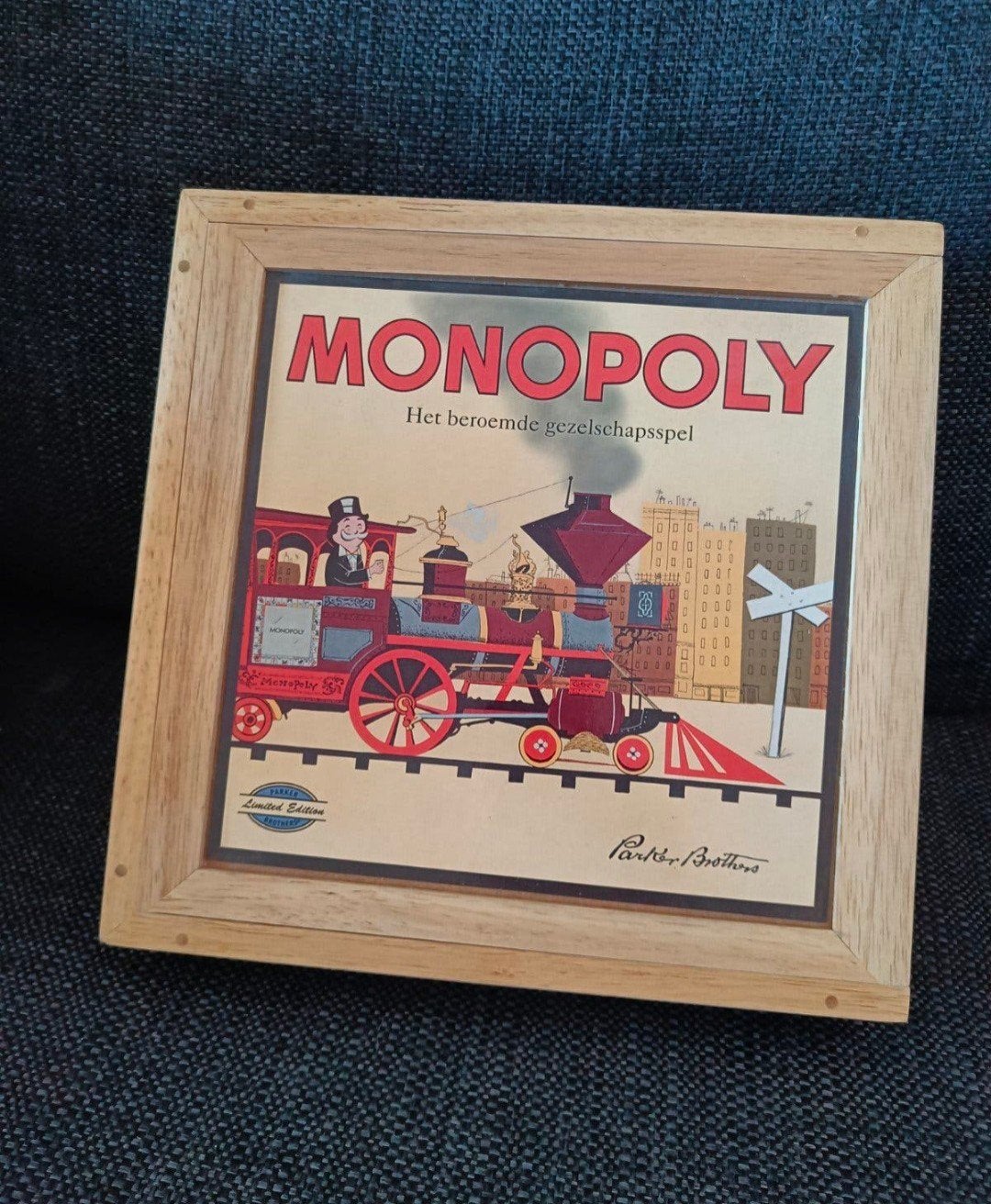 Vintage Monopoly Editie in Luxe Houten Opbergdoos, Hobby en Vrije tijd, Drie of vier spelers, Ophalen of Verzenden, Zo goed als nieuw