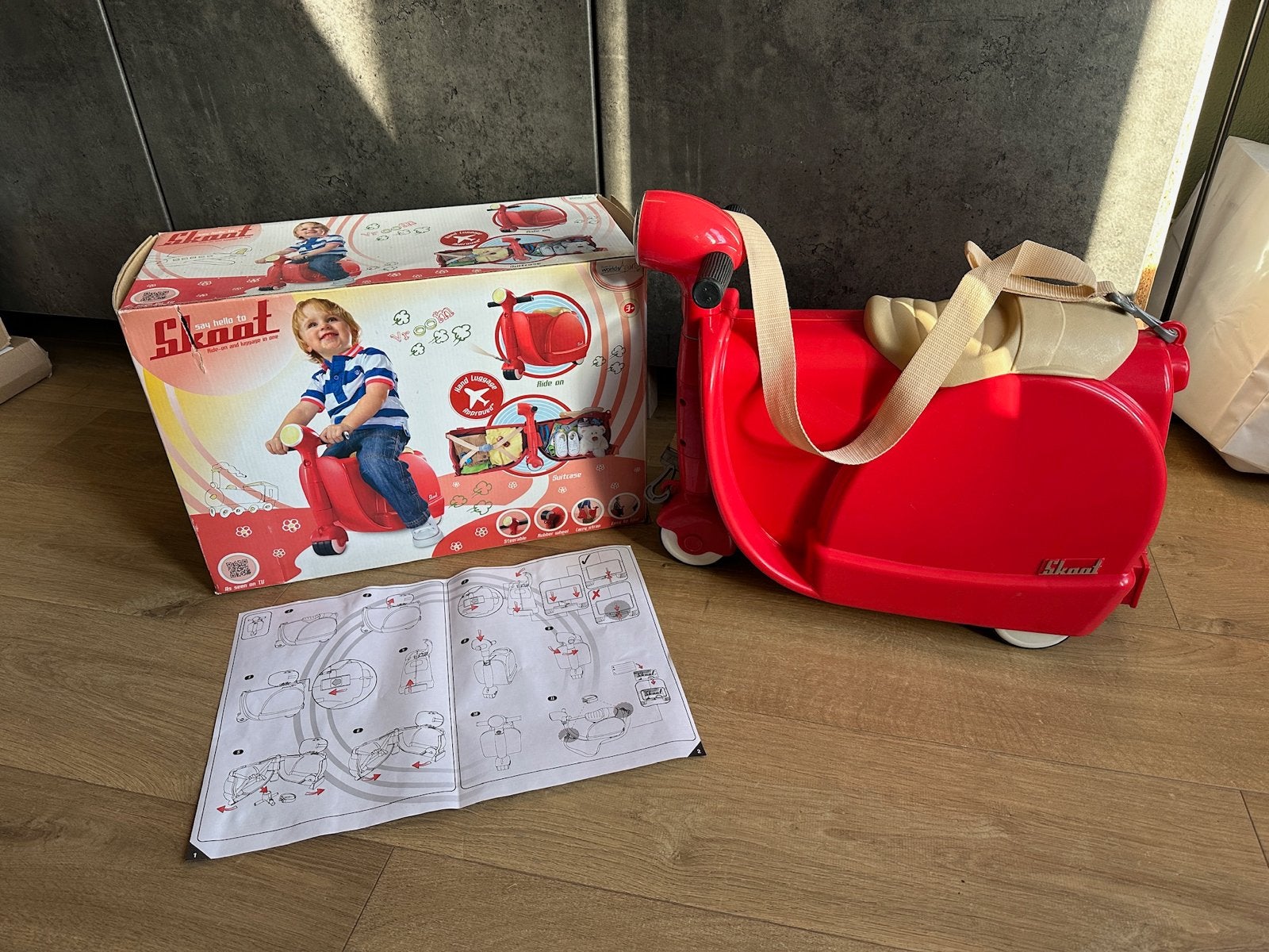 Skoot Vespa Reis Kinder Koffer Rood - ZGAN met doos, Wieltjes, Hard kunststof, 45 tot 55 cm, Ophalen of Verzenden