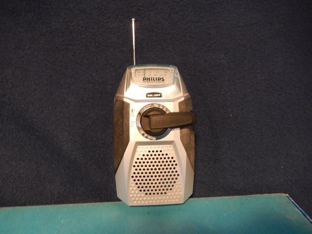 Philips draagbare transistor radio met hand-generator, Ophalen of Verzenden, Radio