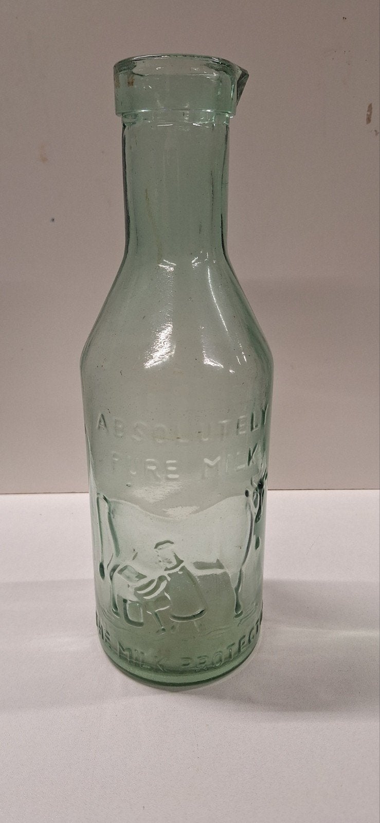 Antieke Melkfles "Absolutely Pure Milk" met Reliëf, Verzenden