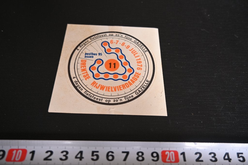 sticker Assen Drentse Rijwielvierdaagse 1976 Gazelle  Fiets, Ophalen of Verzenden, Zo goed als nieuw