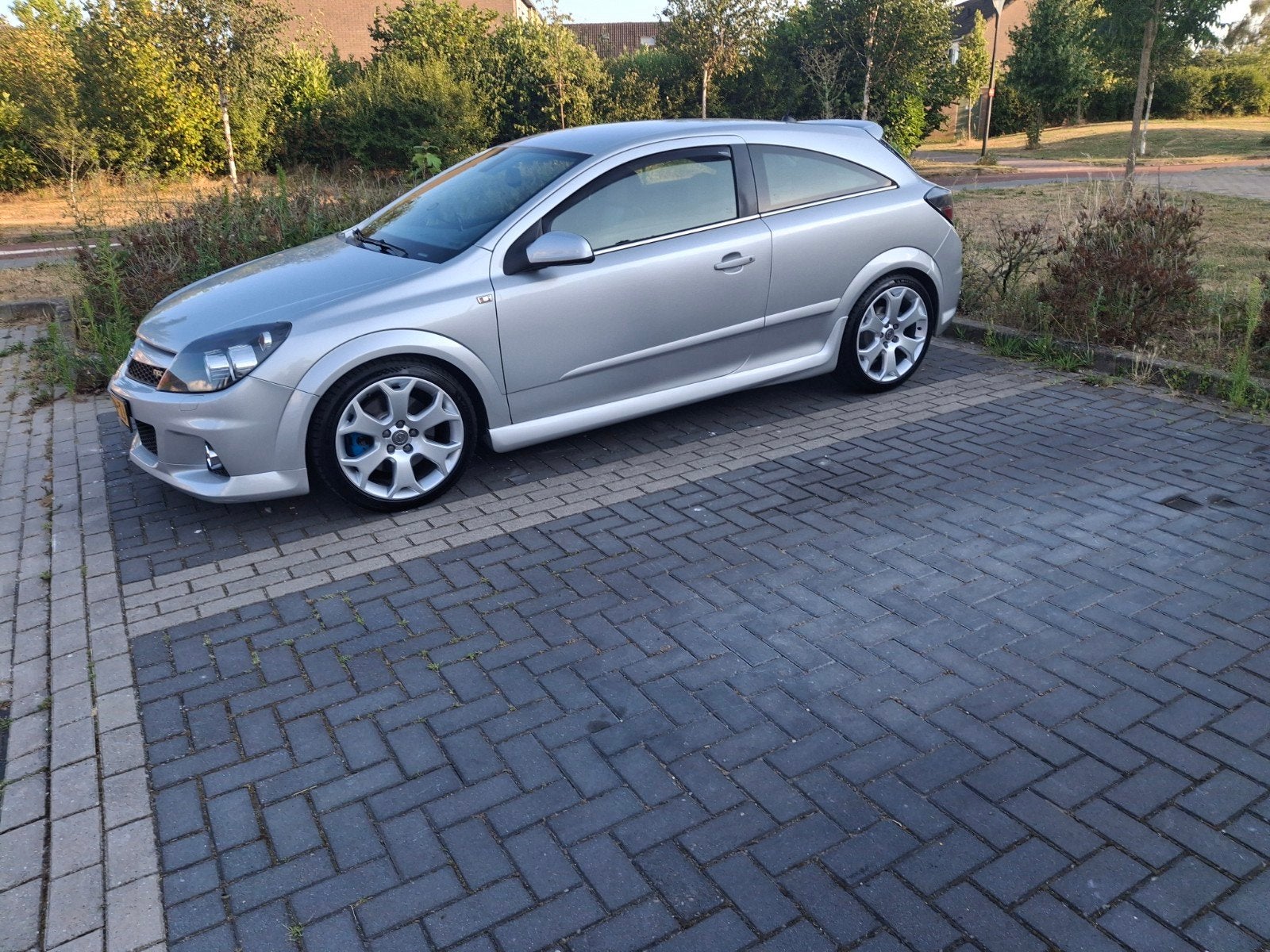 Opel Astra 2.0 GTC Turbo 177KW 2007 Grijs orgineel Hollandse, Auto's, Voorwielaandrijving, 1998 cc, 4 cilinders, Leder en Stof