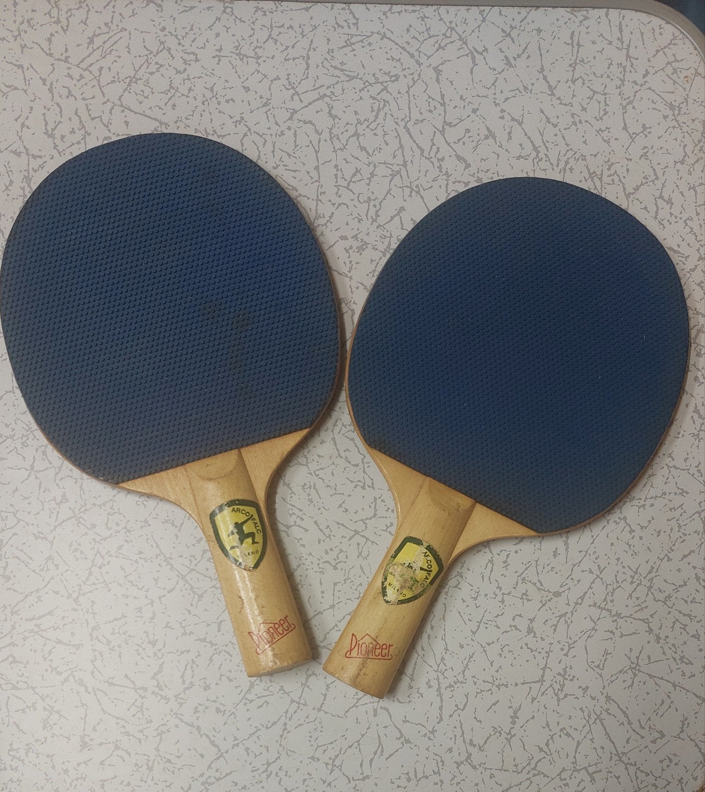 VINTAGE ARCO FALC milano TAFELTENNIS BATJES, Sport en Fitness, Tafeltennis, Ophalen, Net, Batje(s) of Balletje(s)