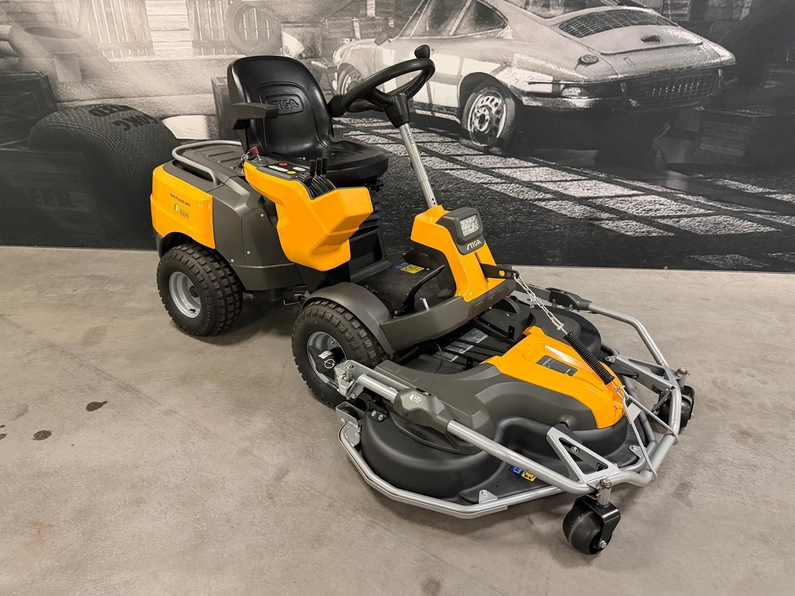 Stiga Park Pro 900 AWX | EX BTW | Nieuw!, Auto's, Gebruikt, Overige carrosserieën, Overige brandstoffen, Geel