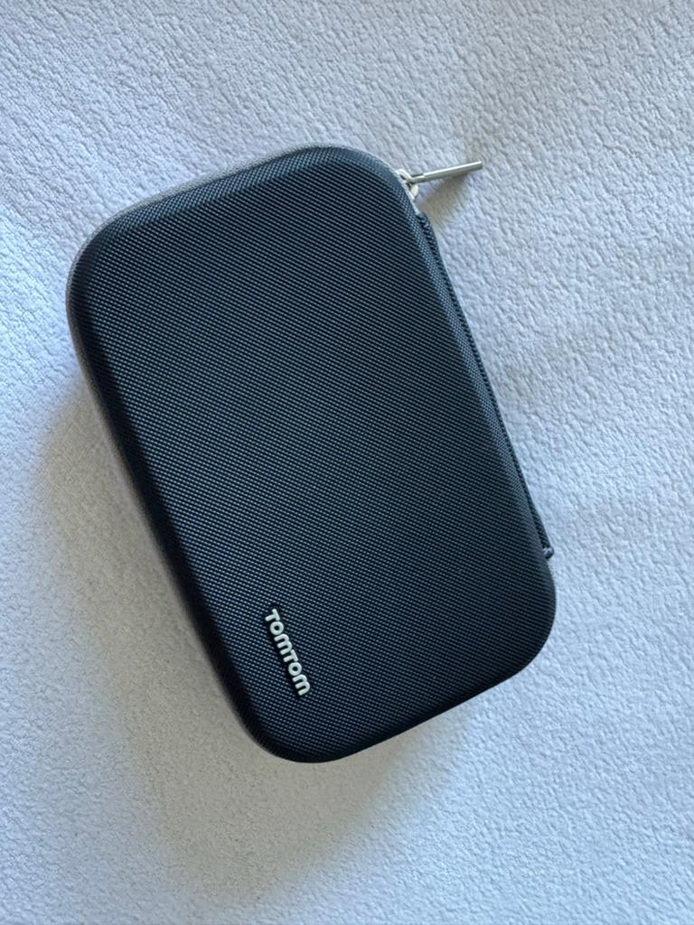 TomTom navigatiesysteem met accessoires en hoesje, Ophalen, Zo goed als nieuw