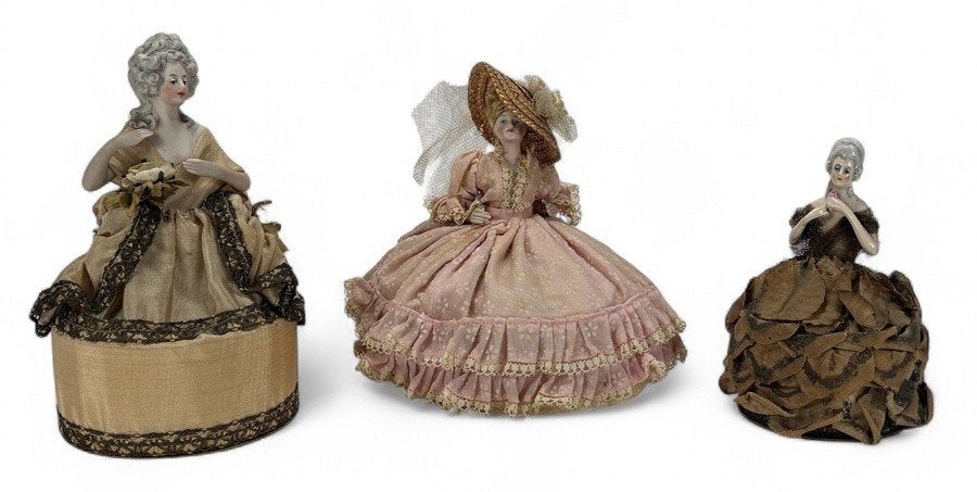 1077. Half dolls met textiele jurken - Duitsland, 20e eeuw, Antiek en Kunst, Ophalen of Verzenden