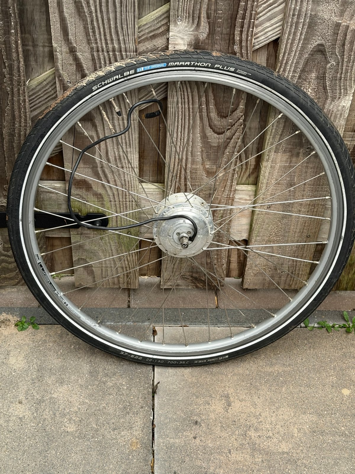 Voorwiel 28 inch met 9-pins connector Batavus Fuego E-bike, Ophalen of Verzenden, Gebruikt, Elektrische fiets, Wiel