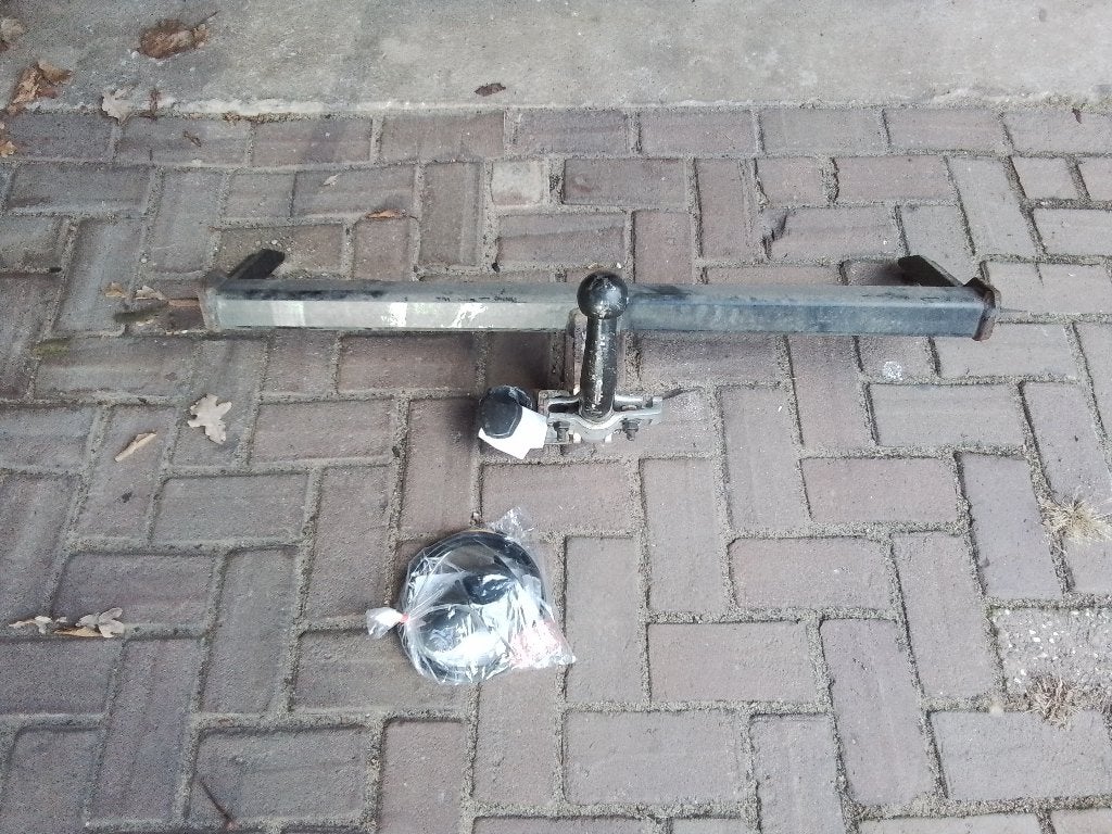 TE KOOP EEN MOOIE  TREKHAAK VW PASSAT SED EN VAR 05-010, Auto-onderdelen, Ophalen of Verzenden, Gebruikt, Volkswagen