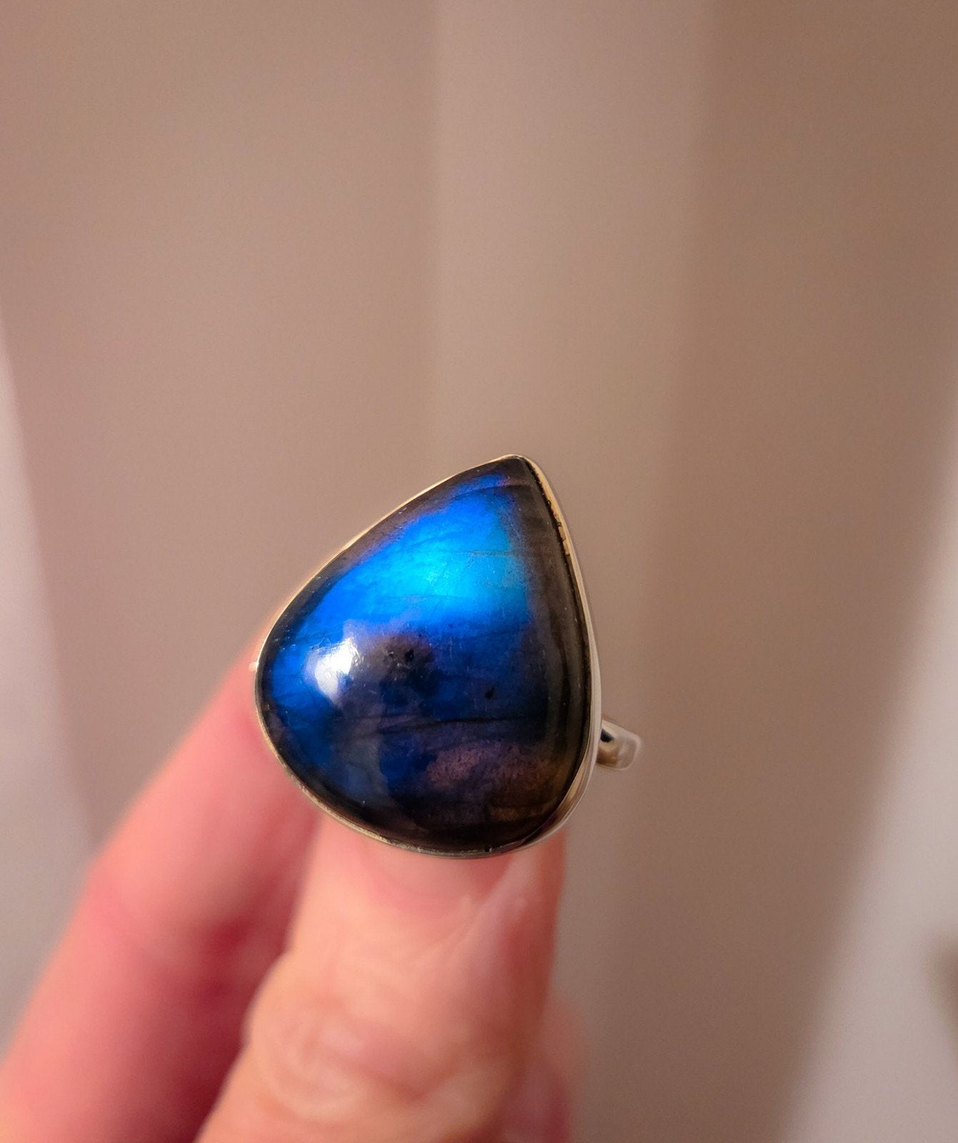 Prachtige Labradoriet ring in zilver, Sieraden, Tassen en Uiterlijk, Ringen, Nieuw, Ophalen of Verzenden, 17 tot 18, Dame of Heer