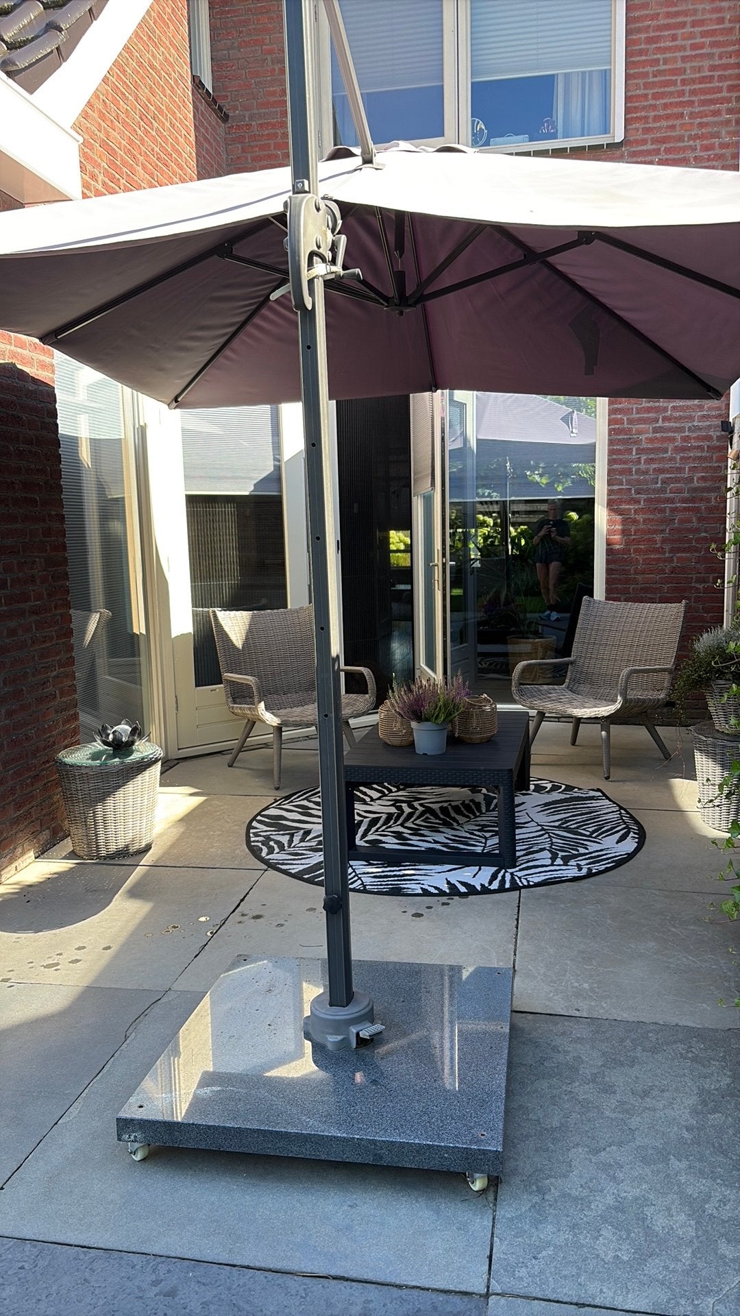 Garden impressions Hawaii parasol met 90 kg granieten voet, Ophalen, Gebruikt, Kantelbaar, Parasolvoet