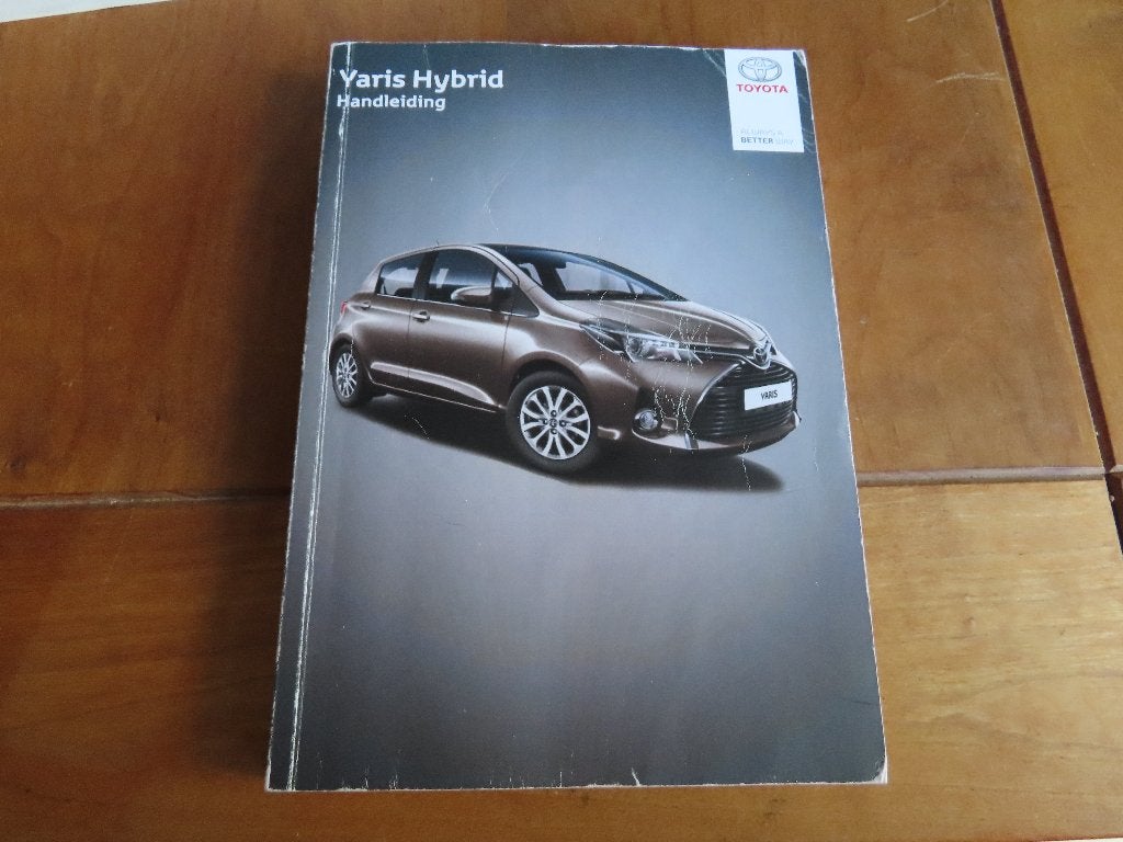 Instructieboek Toyota Yaris Hybrid 2015, Ophalen of Verzenden