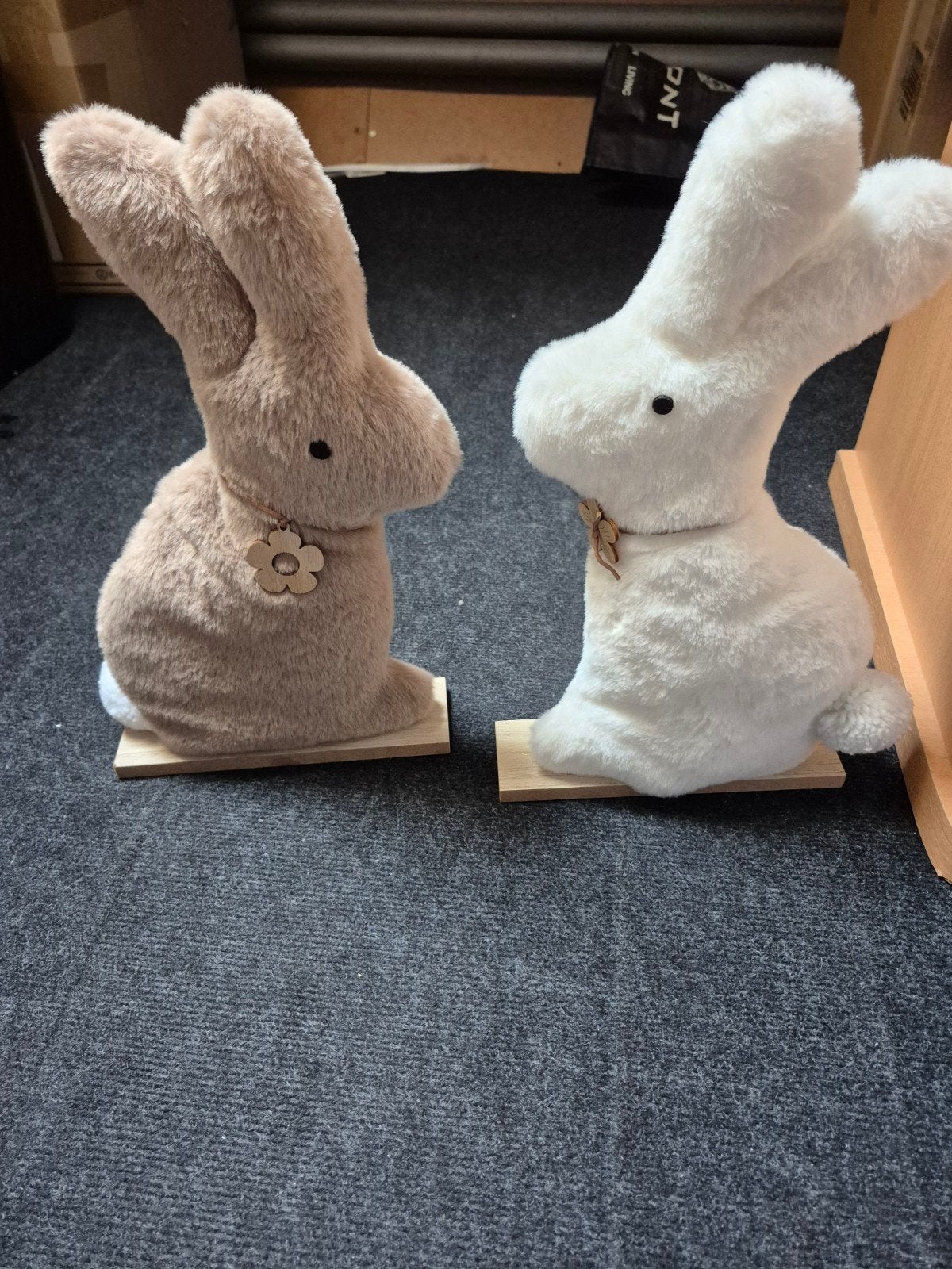 2 konijnen / pasen decoratie figuren, Ophalen of Verzenden