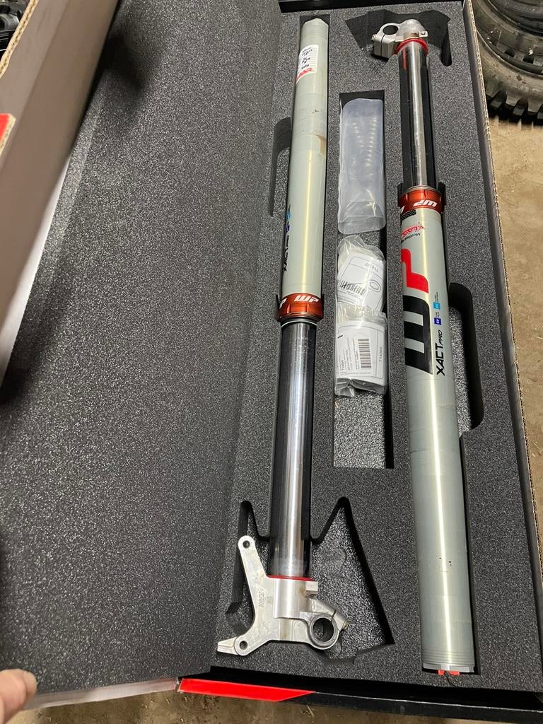 WP cone valve en xact pro schokbreker, Motoren, Ophalen of Verzenden