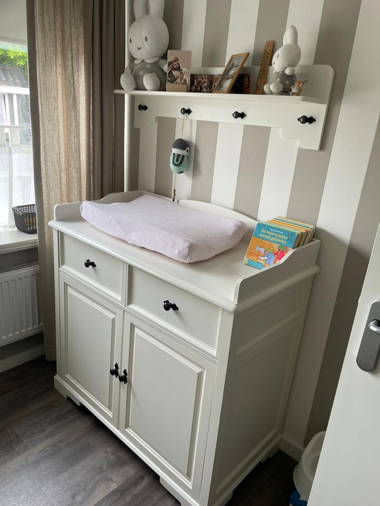 Complete babykamer kast ledikant commode wandplank, Kinderen en Baby's, Kinderkamer | Complete kinderkamers, Ophalen, Gebruikt