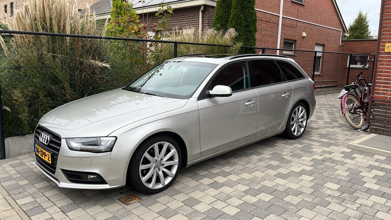 Audi A4 1.8TFSI 125KW Avant Multitr. 2012 Grijs, Ophalen