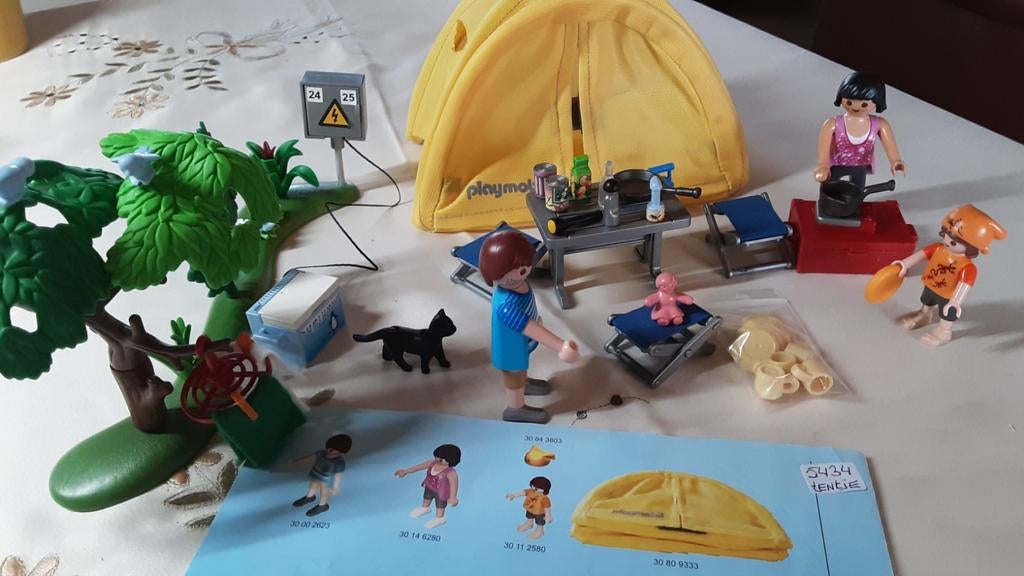 5435 tentje met gezin. Of bij camping., Kinderen en Baby's, Speelgoed | Playmobil, Zo goed als nieuw, Complete set, Ophalen of Verzenden