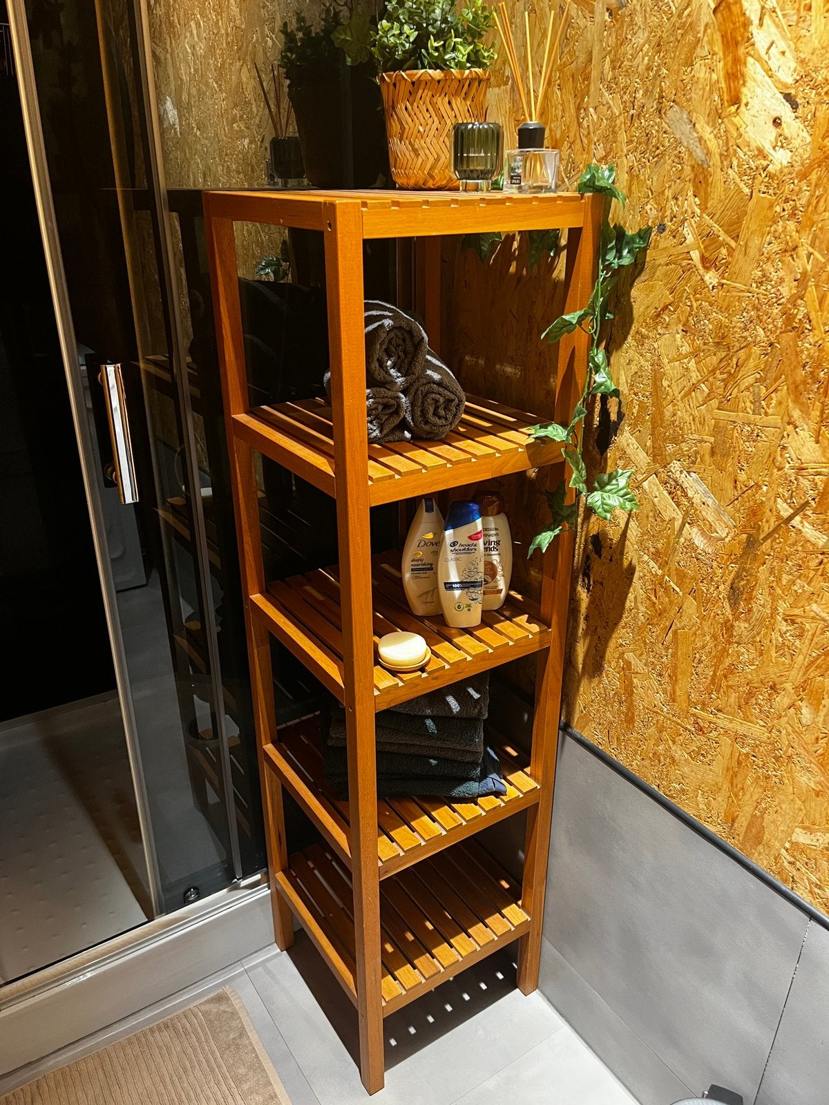 Leuk houten badkamerkastje, Ophalen, Zo goed als nieuw