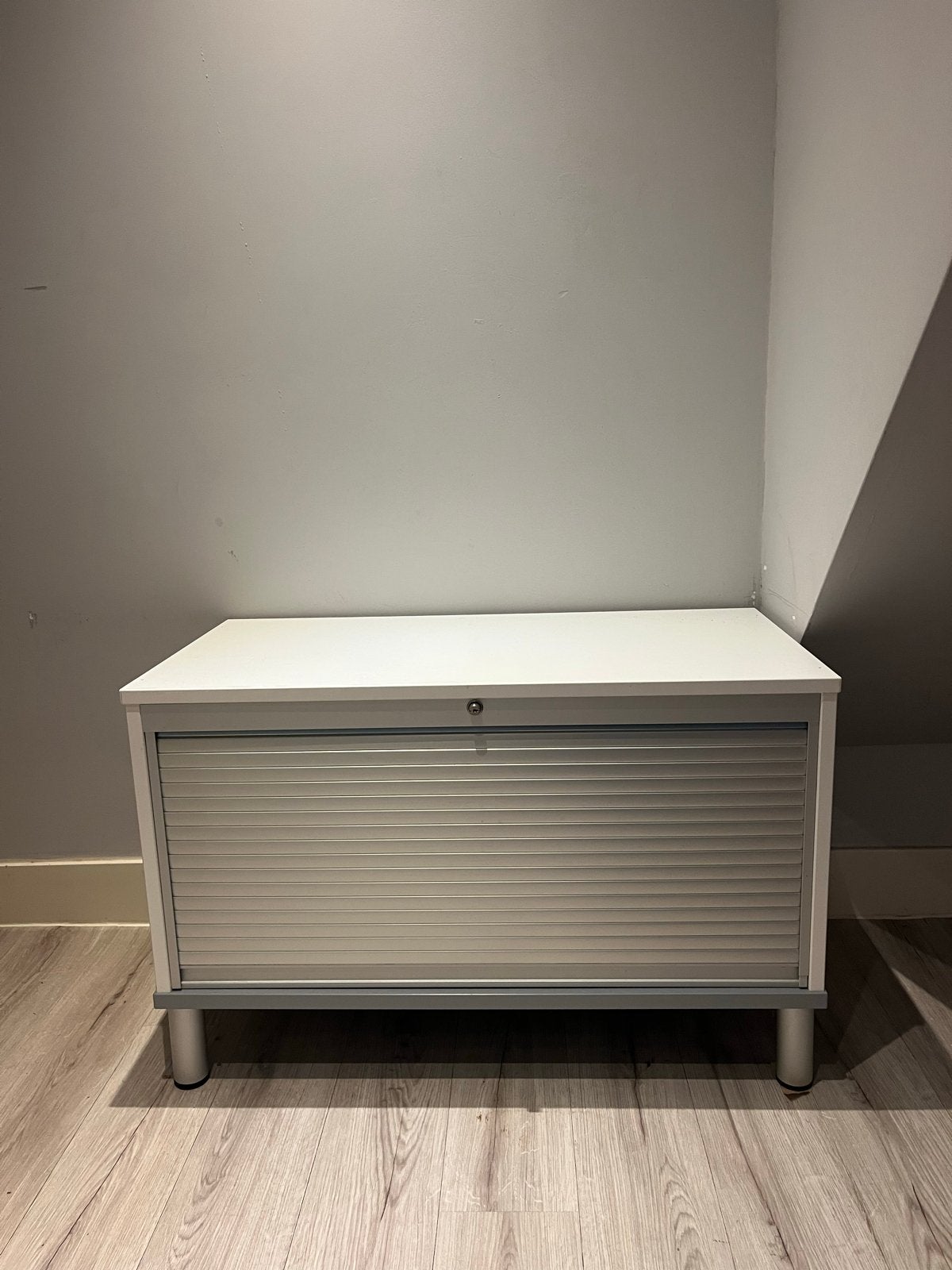 Wit rolluikkastje, Huis en Inrichting, Kasten | Roldeurkasten en Archiefkasten, Ophalen, Gebruikt, 100 tot 150 cm, Minder dan 100 cm