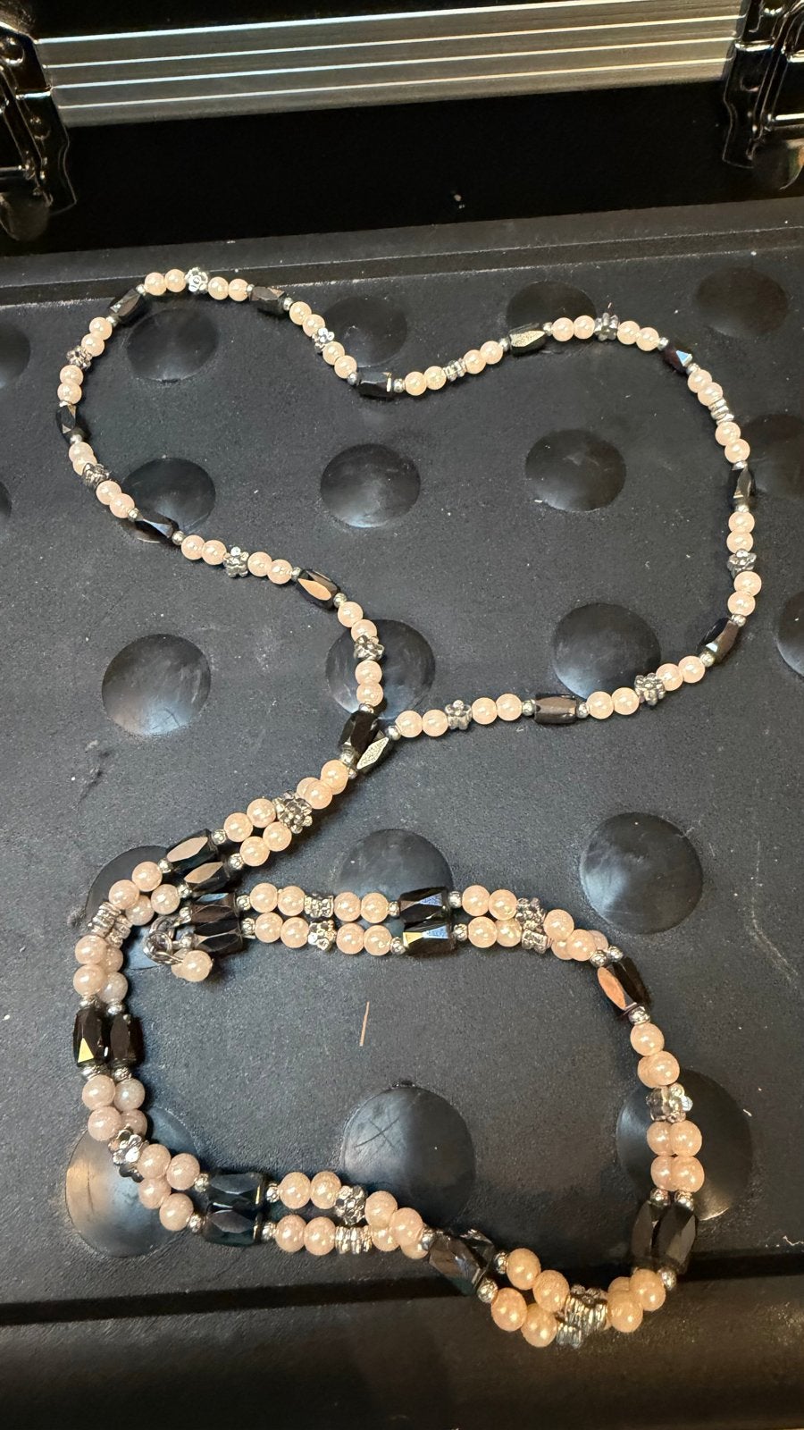 Elegante Magnetische Ketting met Parelmoer en Kristallen, Met kristal, Overige materialen, Beige, Ophalen of Verzenden