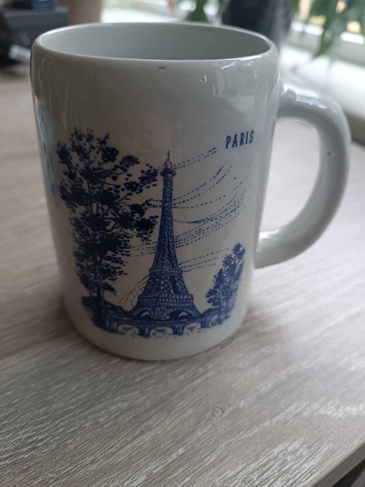 Mok met Eiffeltoren design - Parijs, Gebruikt, Overige stijlen, Ophalen of Verzenden, Wit