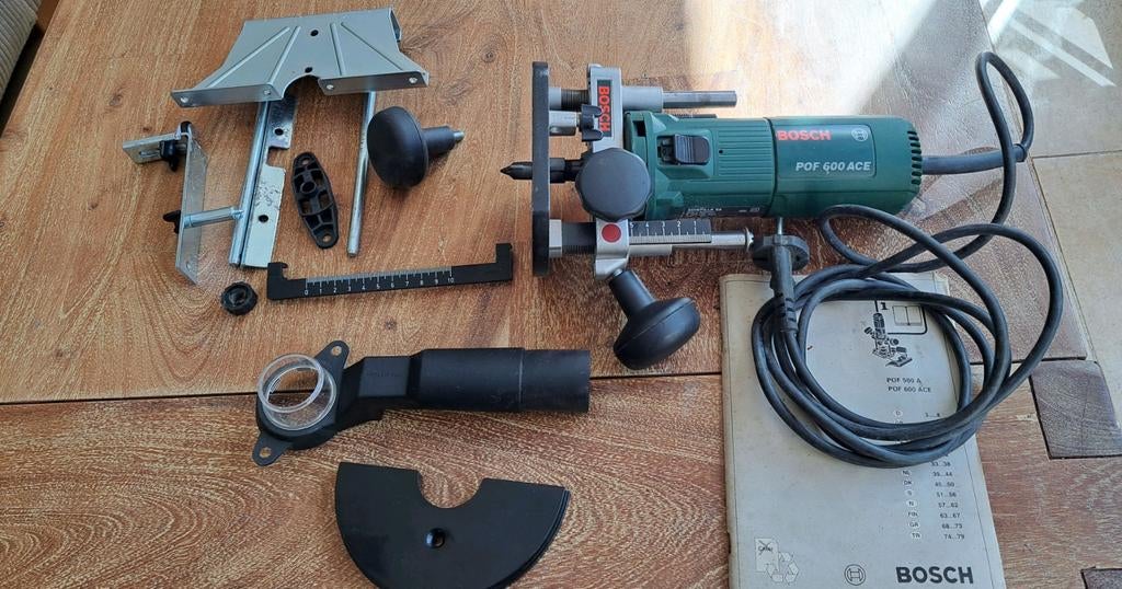 Bosch POF 600 ACE Bovenfrees met accessoires, Ophalen, Gebruikt, Bovenfrees, Bosch
