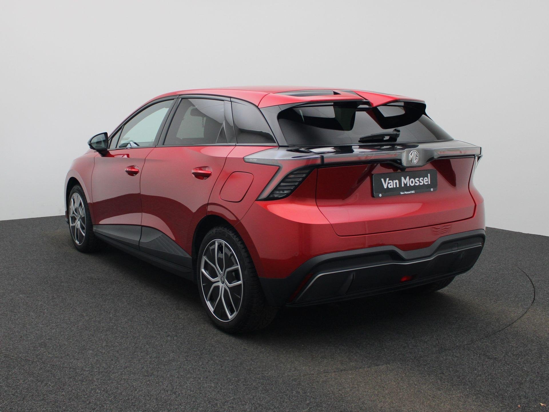 MG 4 64 kWh Luxury, Automaat, 12 maanden, Gebruikt, 1675 kg