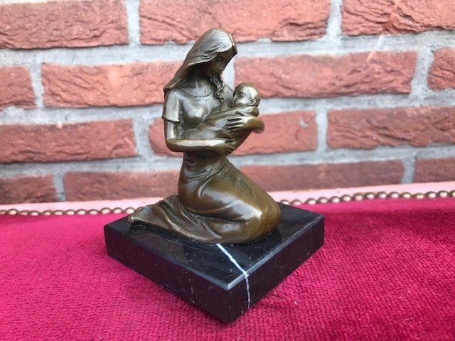 moeder met kind, brons en marmer, Ophalen of Verzenden, Brons