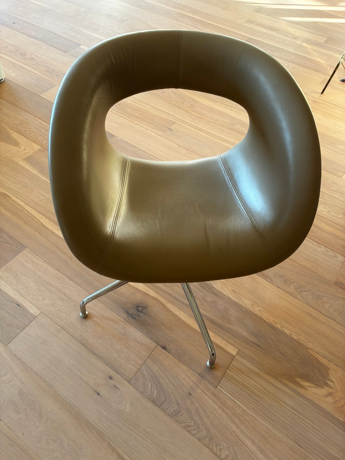 4 eetkamerstoelen- kuipstoel van het merk Gaber leer, taupe, Ophalen, Gebruikt, Overige kleuren, Leer