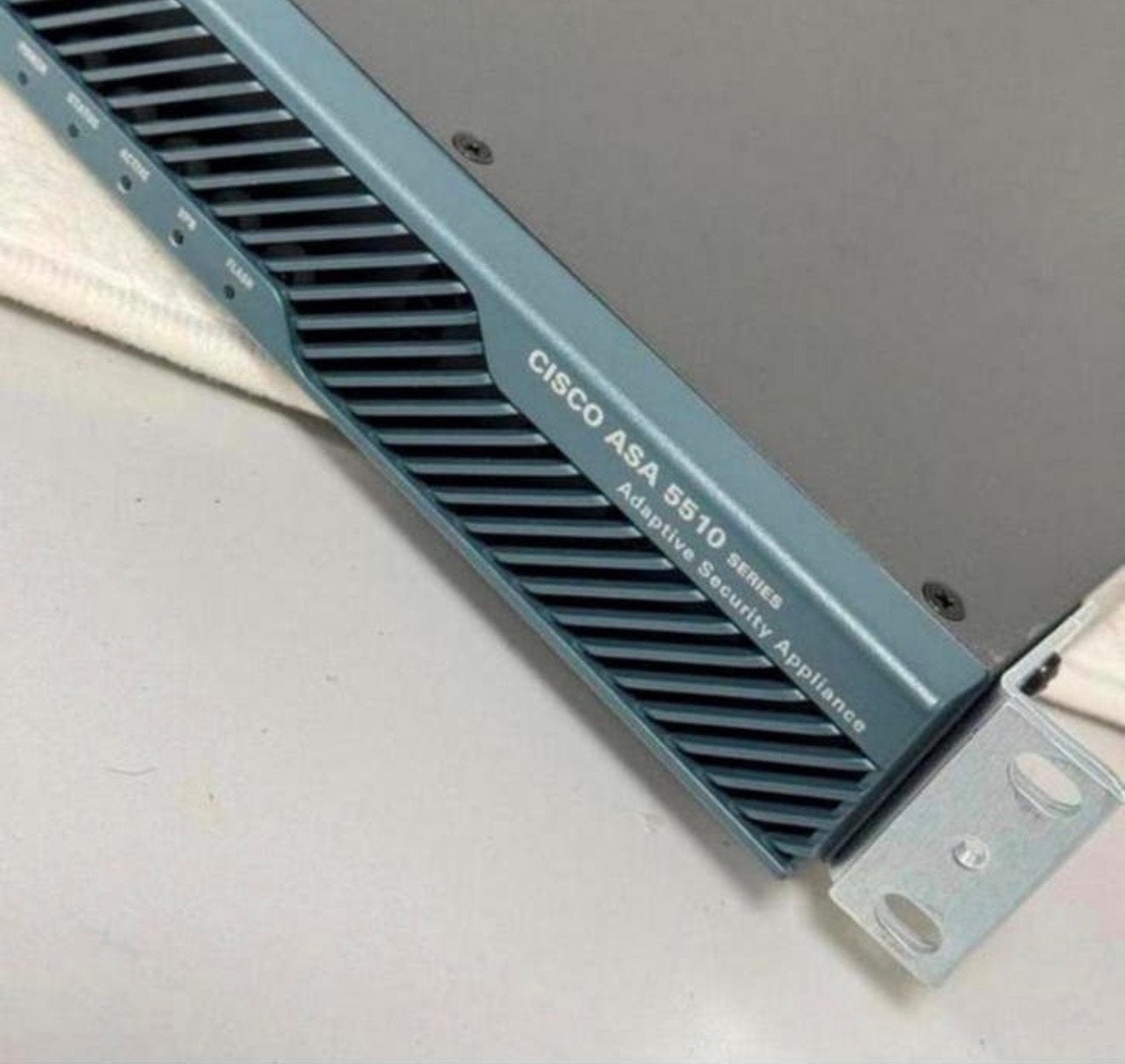 Cisco ASA 5510 Adaptive Security Appliance + brackets, Ophalen of Verzenden, Zo goed als nieuw, H, H