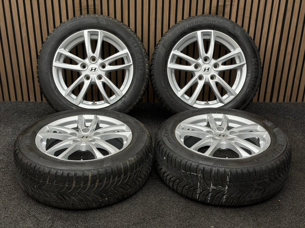 16 inch Hyundai i30 ix20 Ioniq 5x114.3 ET50 Kumho 205/55/16, Ophalen, 16 inch, ., Banden en Velgen
