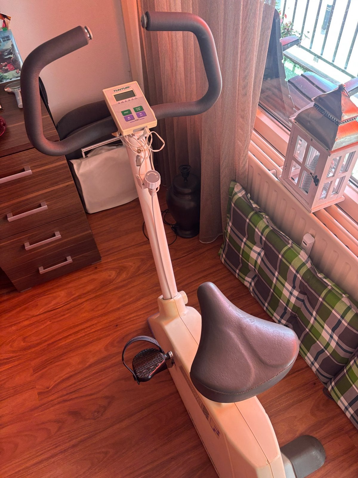 Tunturi Hometrainer - Perfect voor Thuis Workouts, Ophalen, Gebruikt, Metaal, Benen