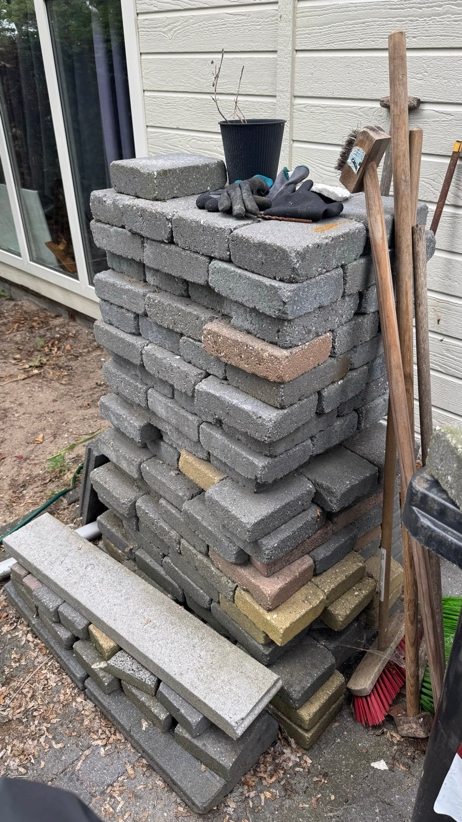 Gratis stenen afhalen voor tuin of oprit, Tuin en Terras, Tegels en Klinkers, Ophalen, Gebruikt, Klinkers, 10 m² of meer