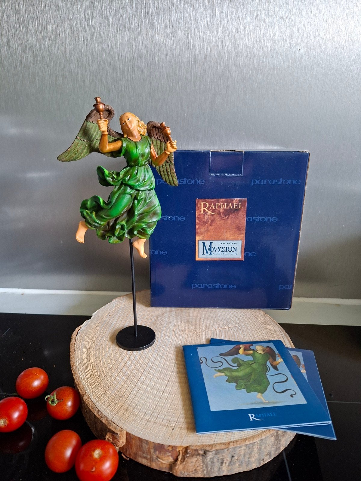 Parastone Polystone Beeld Engel Raphael 23 cm met doos, Ophalen of Verzenden, Nieuw, Religie