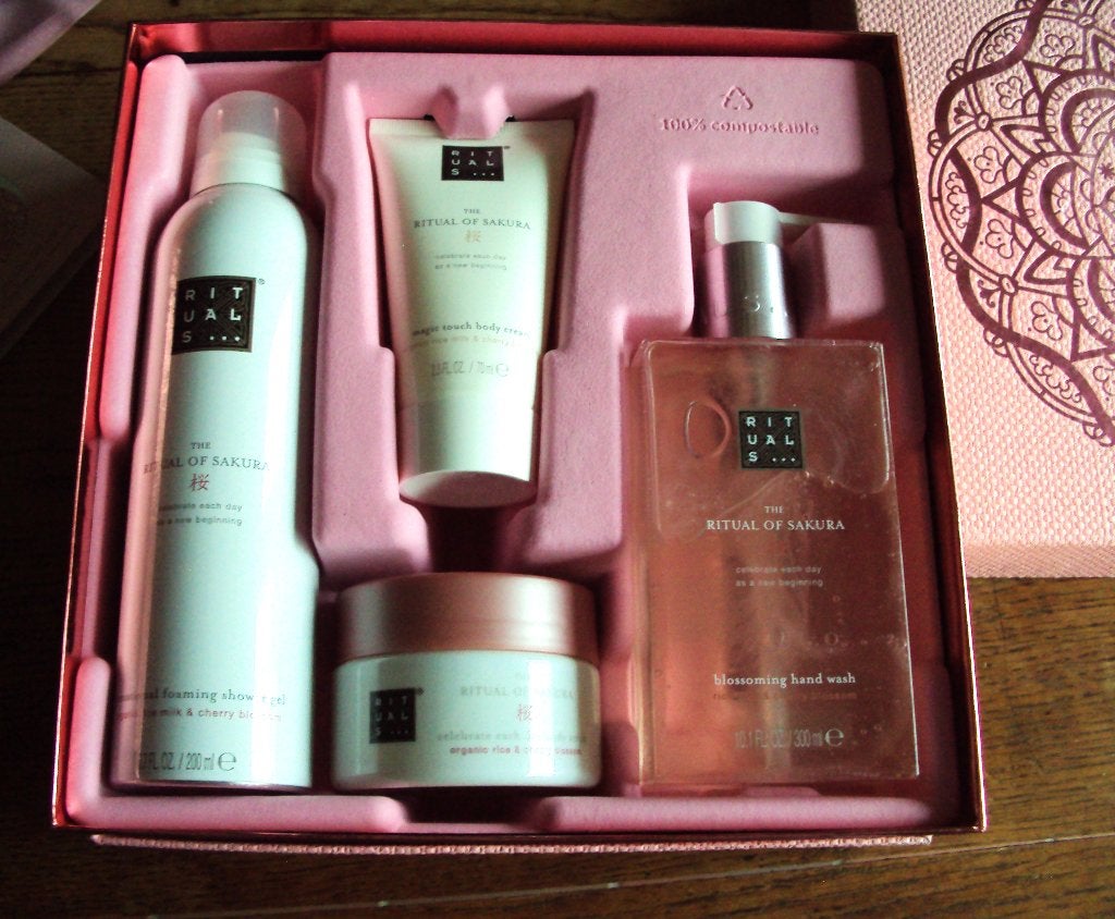 Rituals Sakura cadeaupakket, Ophalen of Verzenden, Zo goed als nieuw, Bad & Douche