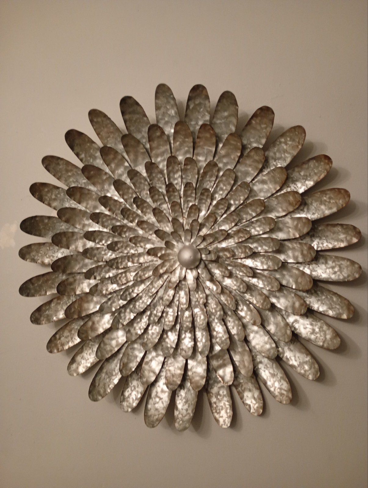 Metalen bloem voor op de muur., Ophalen