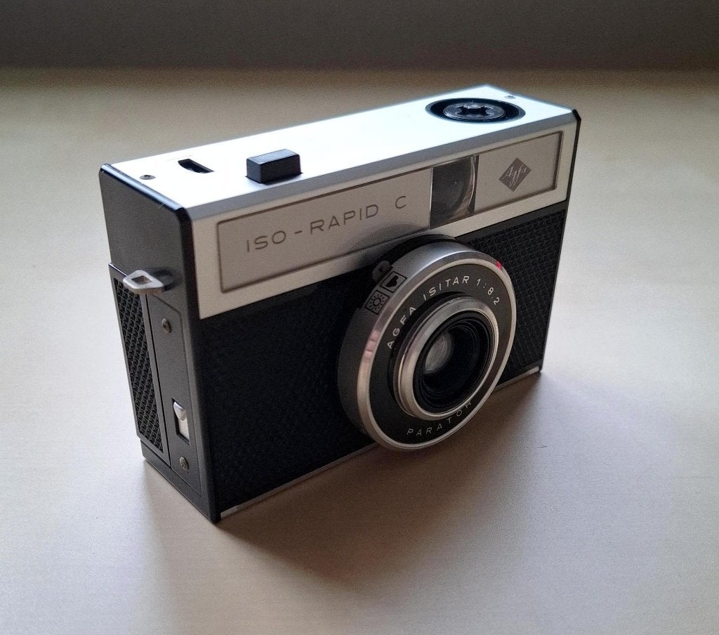 Agfa analoge camera | Iso-rapid C | Agfa isitar 1:8.2 lens, Ophalen of Verzenden, Compact, Overige Merken
