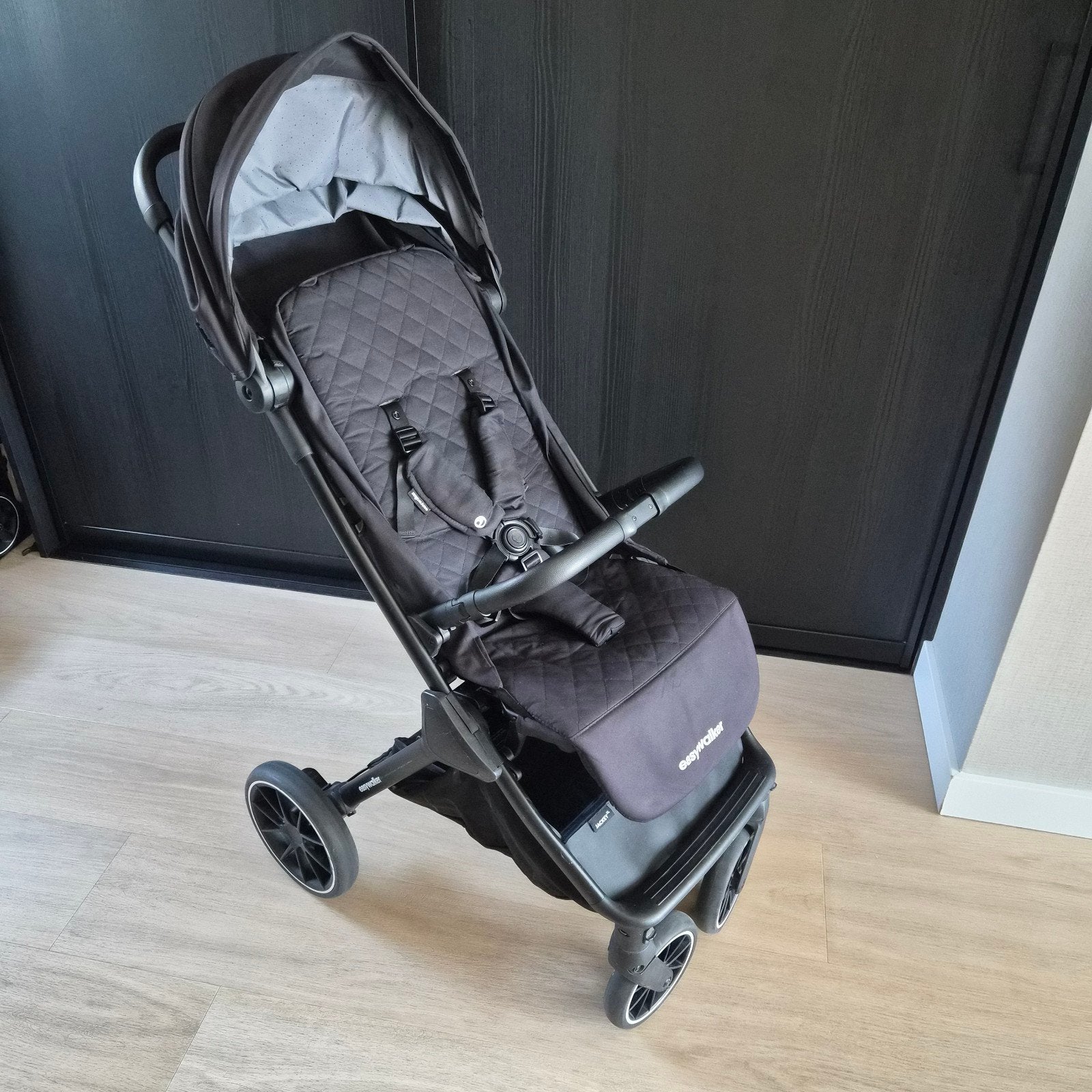 Easywalker Jackey XL in uitstekende staat!, Kinderen en Baby's, Buggy's, Ophalen, Zo goed als nieuw, Overige merken, Verstelbare rugleuning