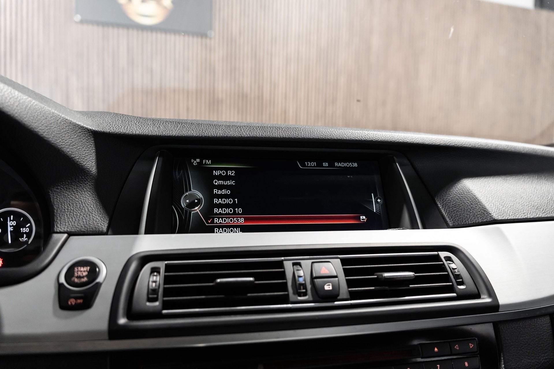 Foto 29 van BMW 5-serie High Executive M Sport | HUD | ACC | Leder | Aut