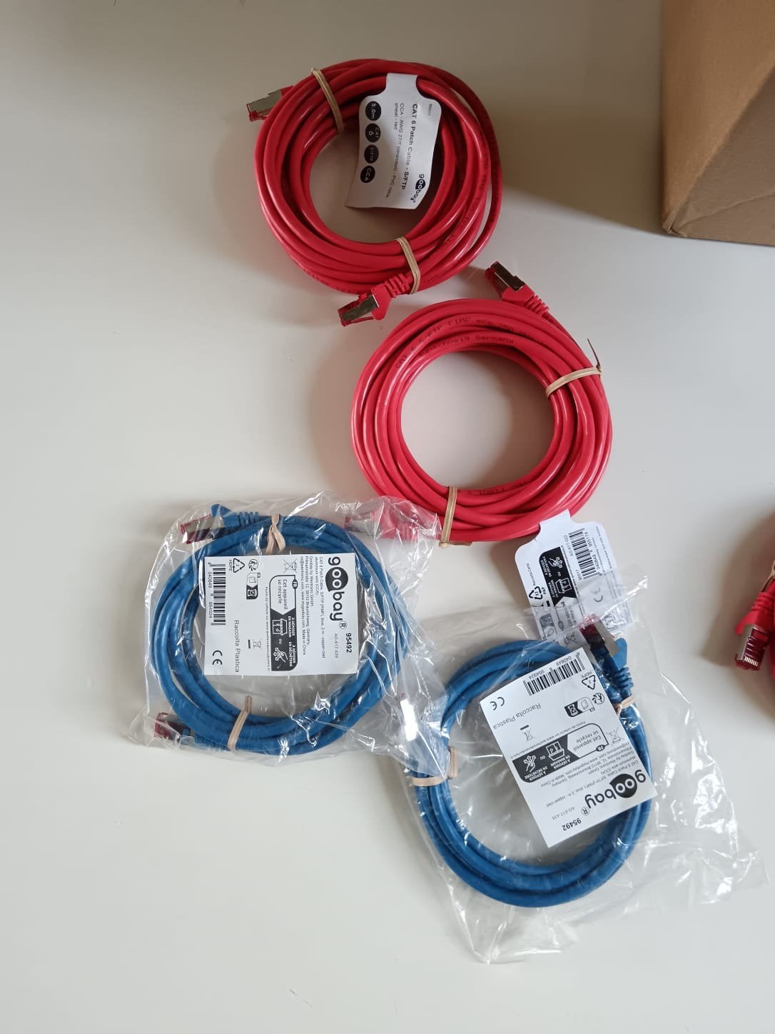 Nieuwe Goobay CAT 6 UTP netwerkkabels - Rood en Blauw, Ophalen, Nieuw