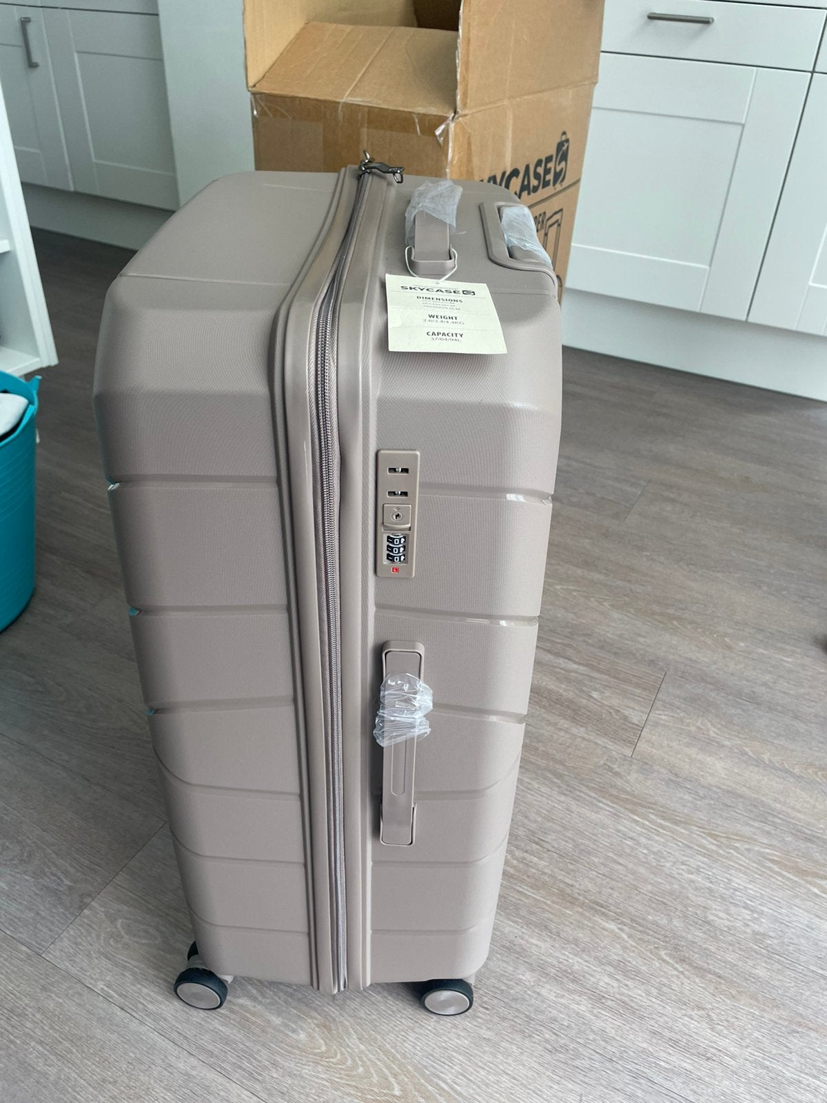 Nieuwe koffer !!!!, Sieraden, Tassen en Uiterlijk, Koffers, Ophalen, Nieuw, Hard kunststof, 50 tot 60 cm