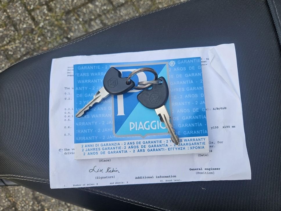 Foto 24 van PIAGGIO  ZIP 50 2T BJ2015 MAT ZWART 2375KM NL TOPSTAAT!!