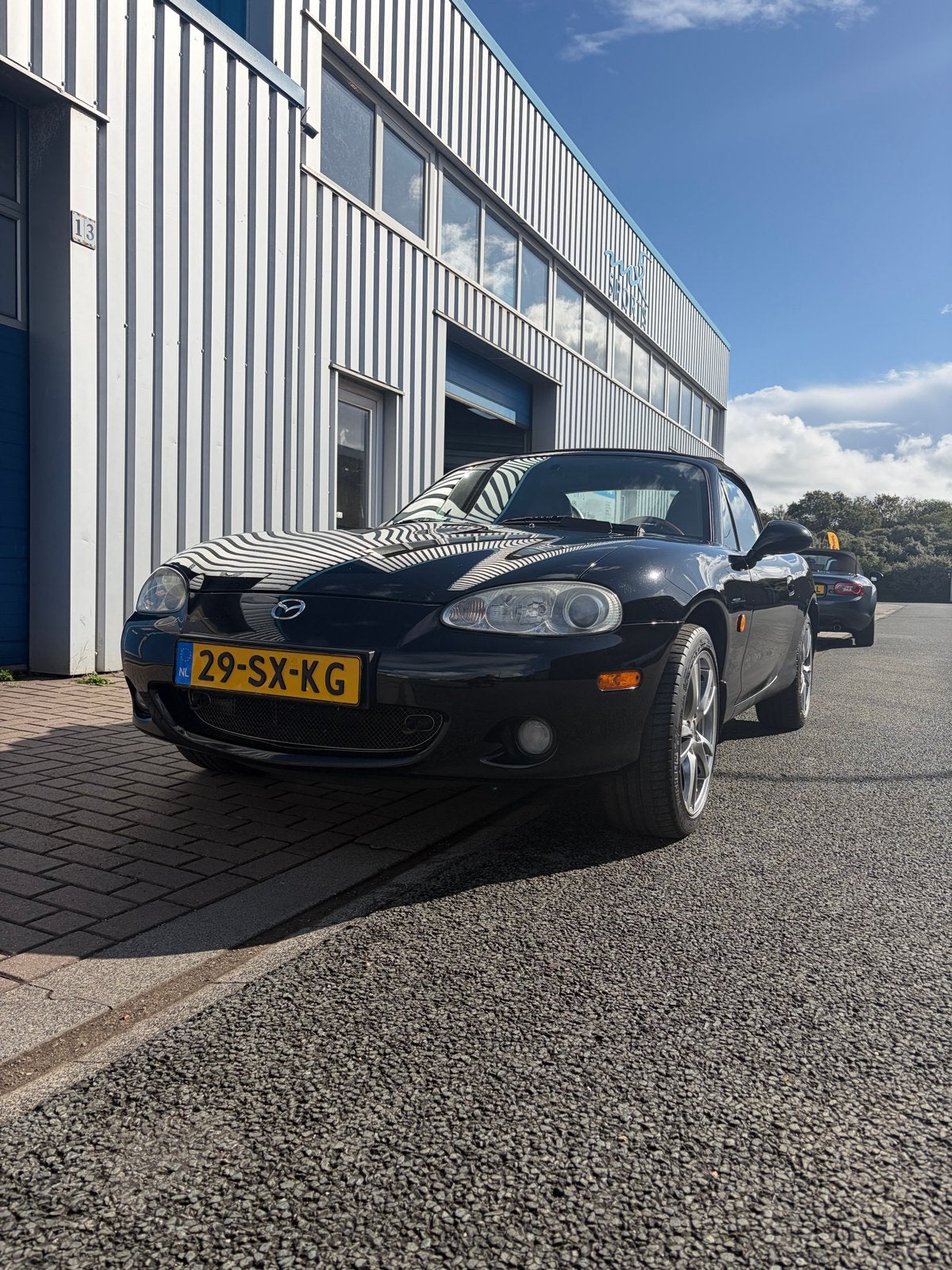 Mazda MX-5 1.6 I 2004 Zwart, Auto's, 13 km/l, Achterwielaandrijving, 40 €/maand, 4 cilinders