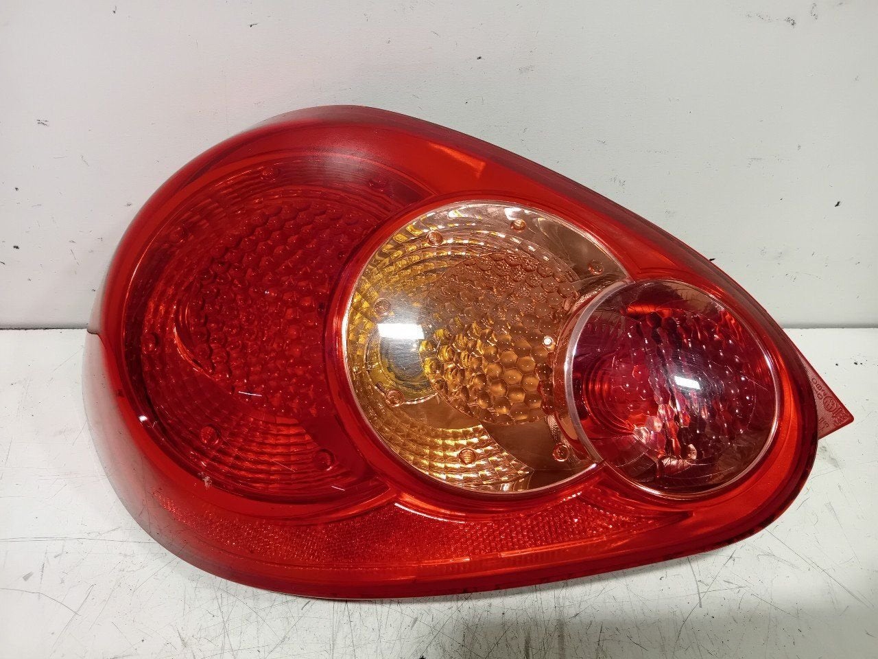 Achterlicht carrosserie rechts Toyota Aygo, Onderdelen@venauto.nl, Van der Ven Autorecycling B.V., Gebruikt, Ettenseweg 76, 4706 PB Roosendaal, The Netherlands