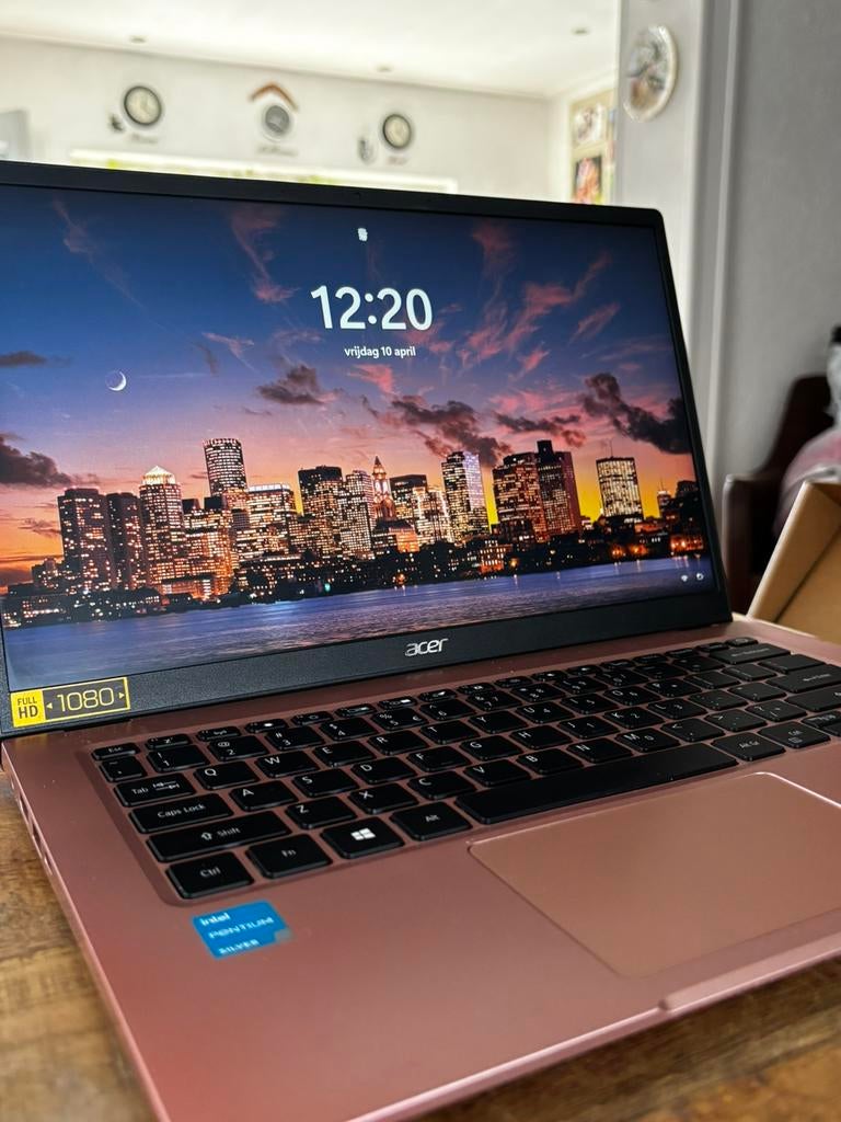 Acer swift 1 roze, Computers en Software, Windows Laptops, Ophalen, Gebruikt, 8 GB, Minder dan 2 Ghz