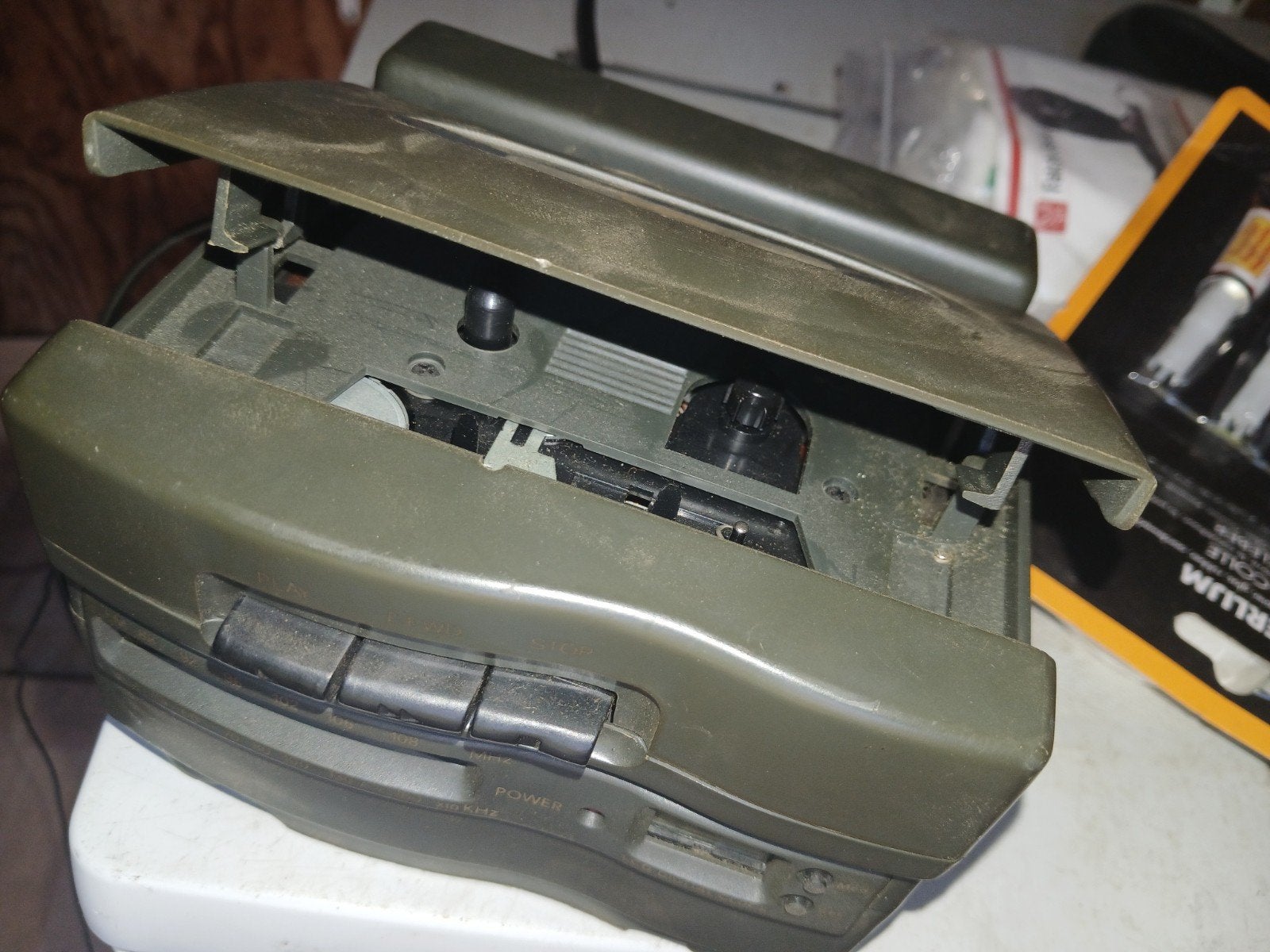 Vintage Walkman 9401 Olijfgroen met Radio & Wekker, Ophalen of Verzenden, Walkman