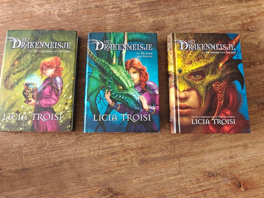 Het Drakenmeisje - Deel 1, 2 en 3 - Perfecte Nieuwstaat, Boeken, Fantasy, Ophalen of Verzenden, Zo goed als nieuw, Licia Troisi