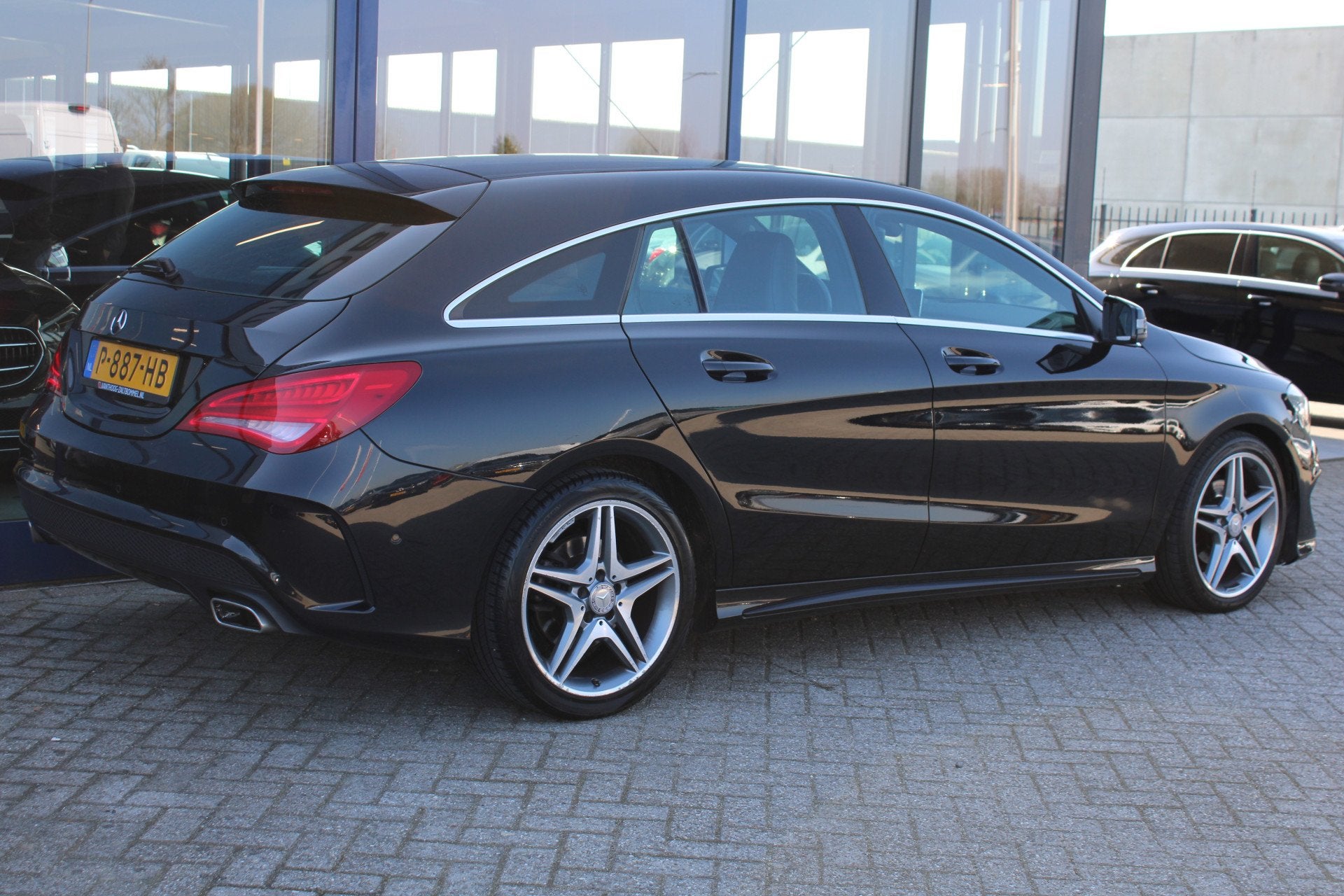 Mercedes-Benz CLA Shooting Brake 180 Ambition AMG LINE NAVI, Voorwielaandrijving, Gebruikt, 4 cilinders, 715 kg